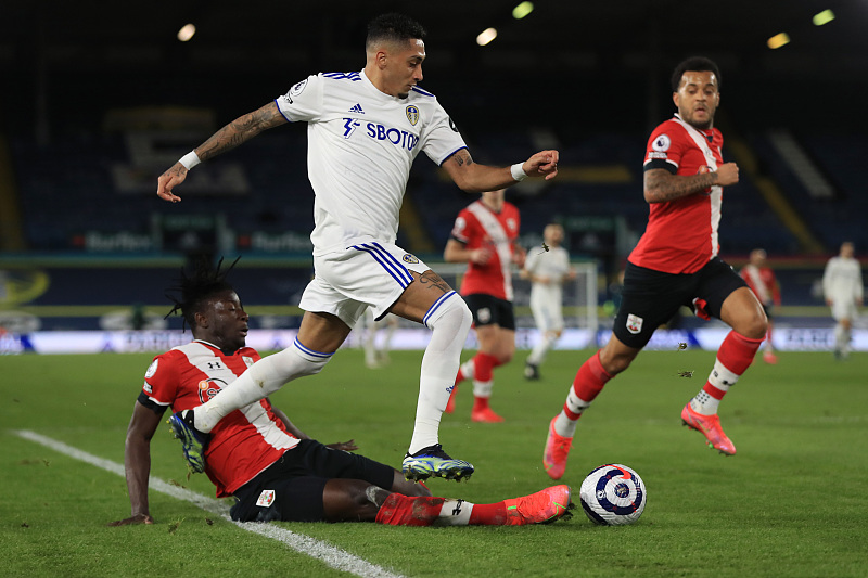 哈维回应梅西回巴萨,早报名记确认登贝莱将与巴萨续约