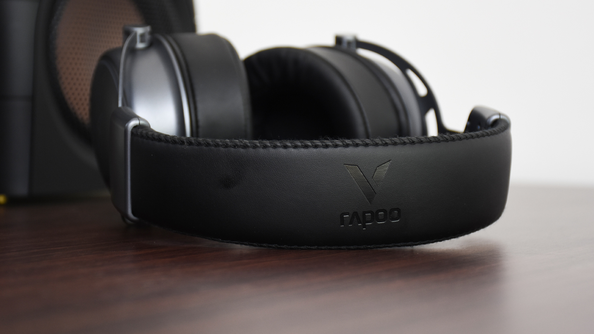 雷柏vh800连接手机,雷柏vh800耳机怎么充电