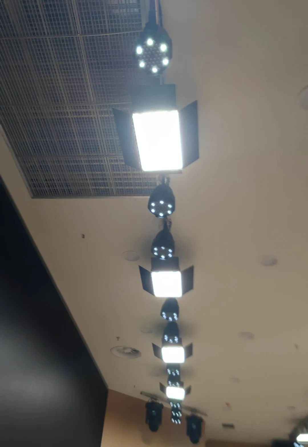 重庆荣昌高新实验小学,荣昌高新区实验小学体育馆