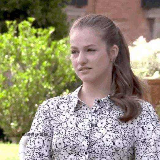 莱昂诺尔公主穿搭,莱昂诺尔公主出席活动黑白穿搭