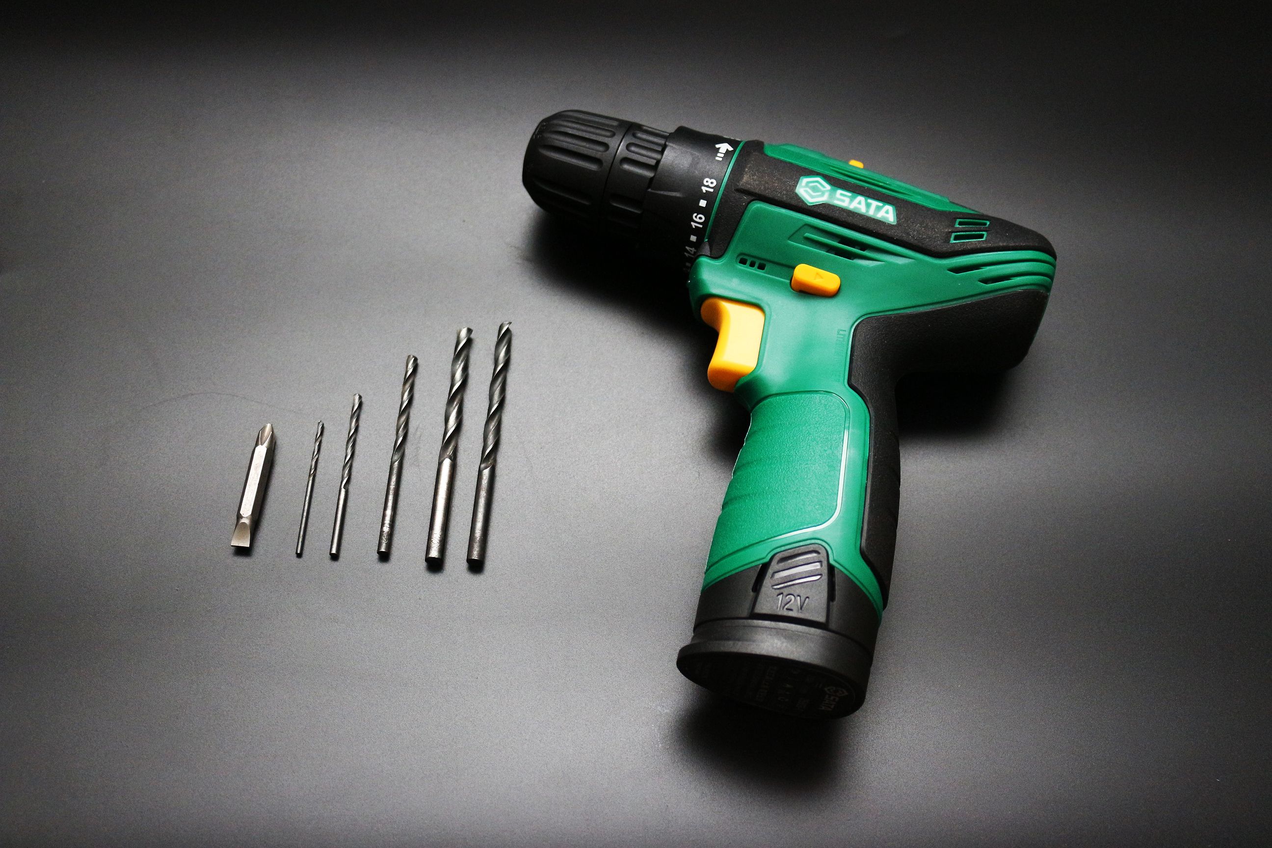 不是手工男家里是否需要备一把电钻？世达SATA电钻05806使用有感