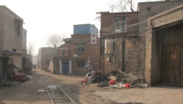 河南多地发布临时停课通知,河南将严查“一刀切”劝返