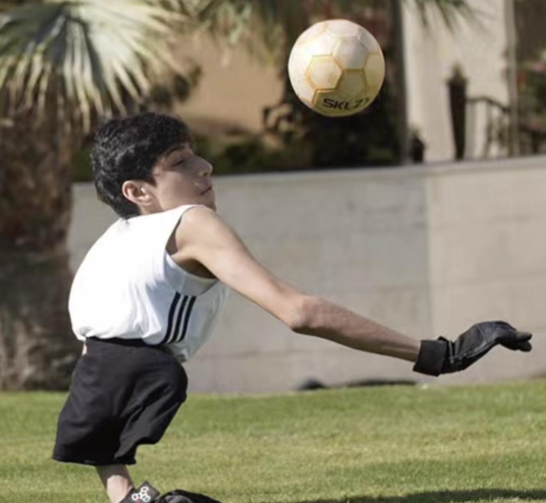 2022世界杯开幕式半身男孩,世界杯开幕式半身男孩素材