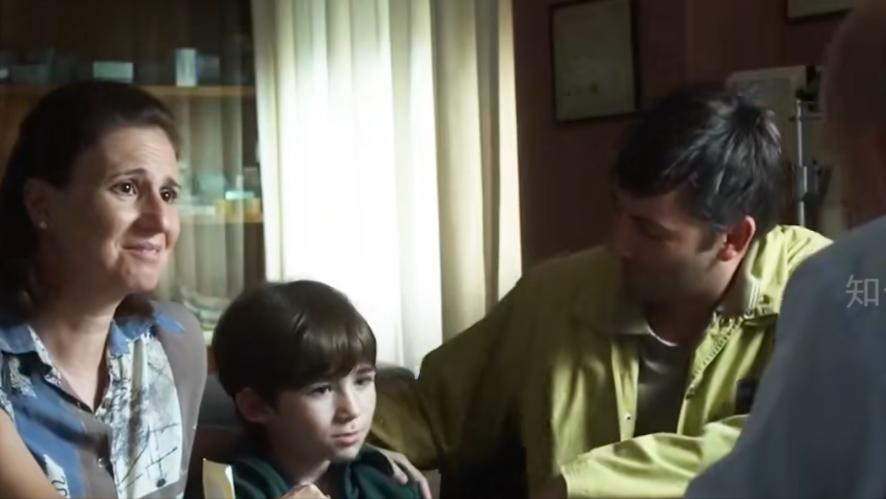 球王梅西凝望大力神杯,球王梅西樊振东