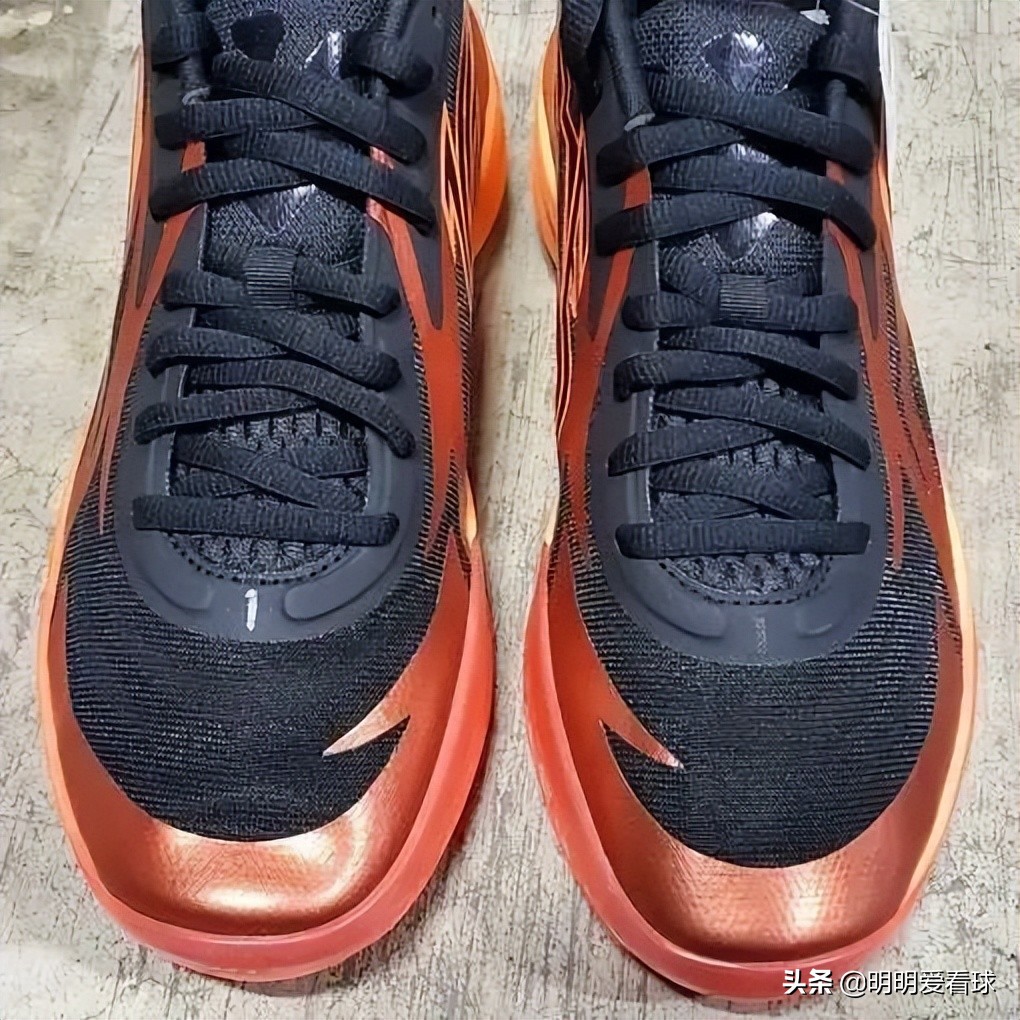 三球二代上脚球鞋,三球球鞋一代和二代