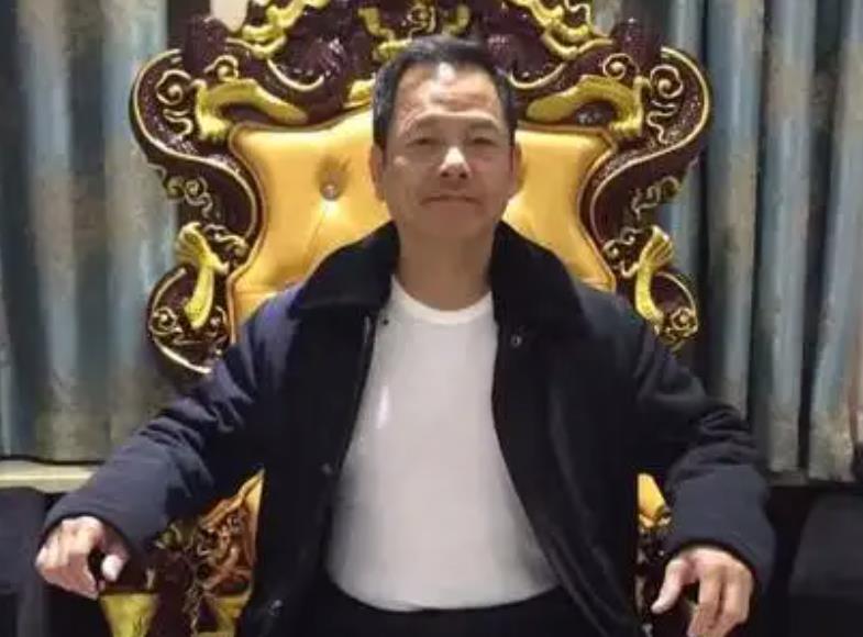 澳门黑帮老大崩牙驹出狱的场面,澳门黑帮崩牙驹现在情况