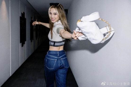 网友偶遇谷爱凌接吻,19岁谷爱凌恋情曝光