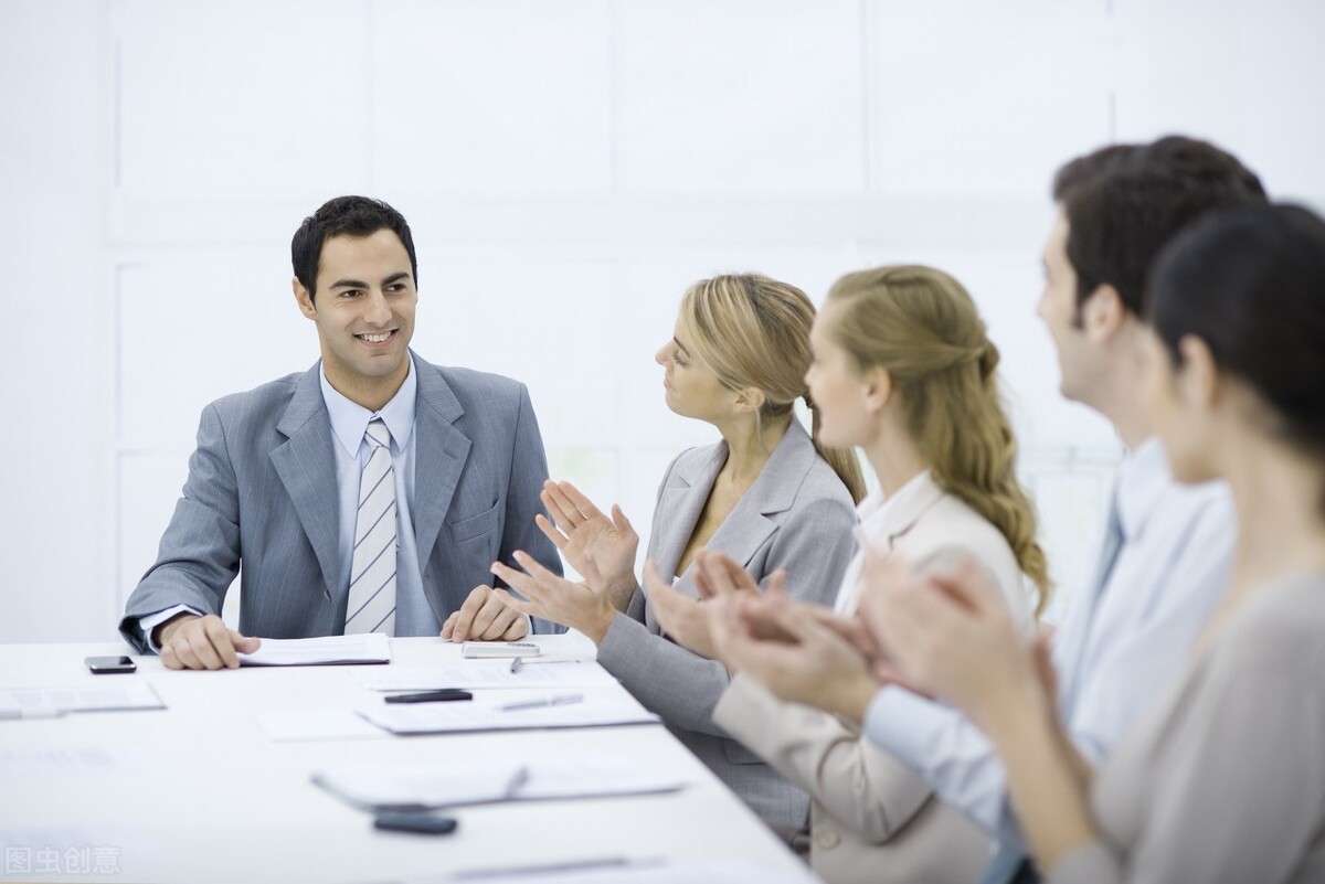 职场中如何与领导谈工作的事,和老板入职谈薪的技巧和方法