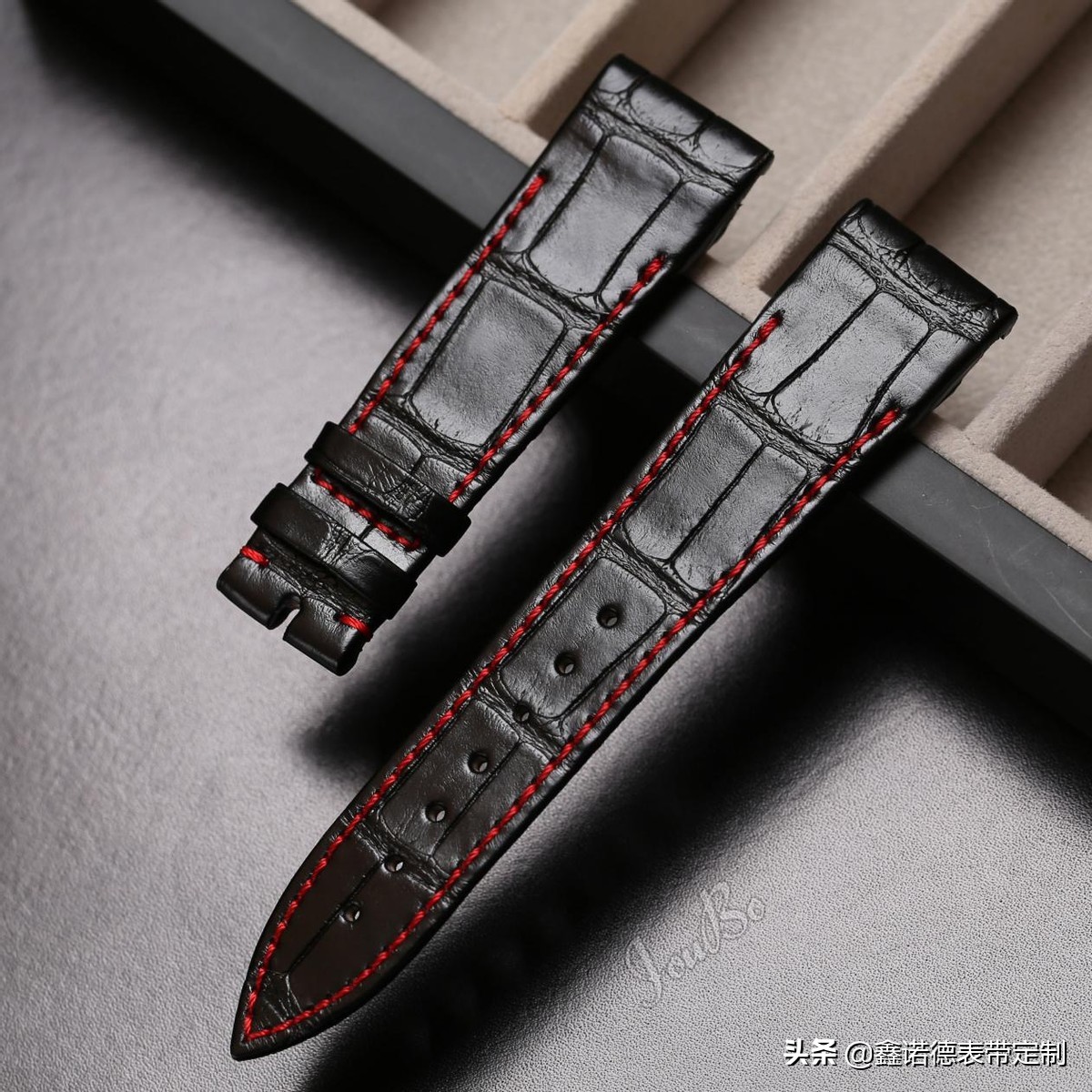 高档鳄鱼皮表带制作过程,哪里有手工制作的鳄鱼皮表带