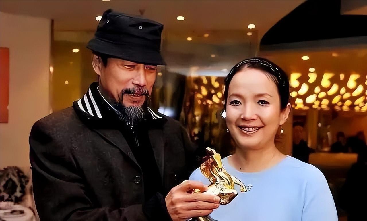 “孔子死了，耶稣永生”老戏骨夫妻仇视中国文化，狂捧西方上帝