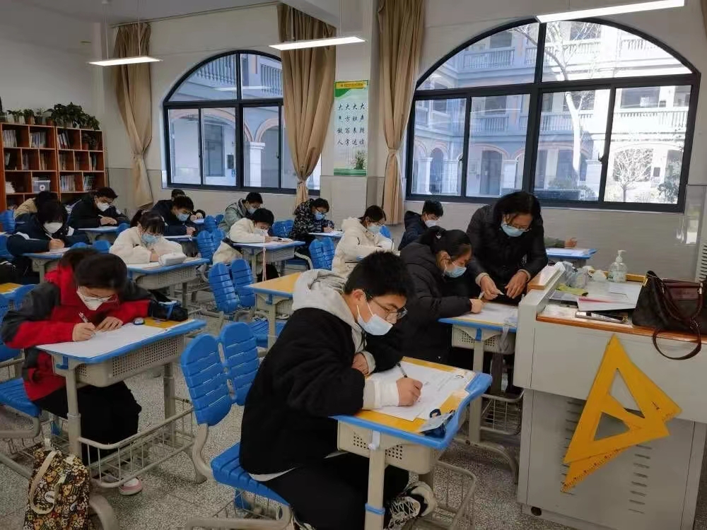 鐗㈣鍒濆績娼滃績鏁欎功鑲蹭汉,鐗㈣鑲蹭汉鍒濆績