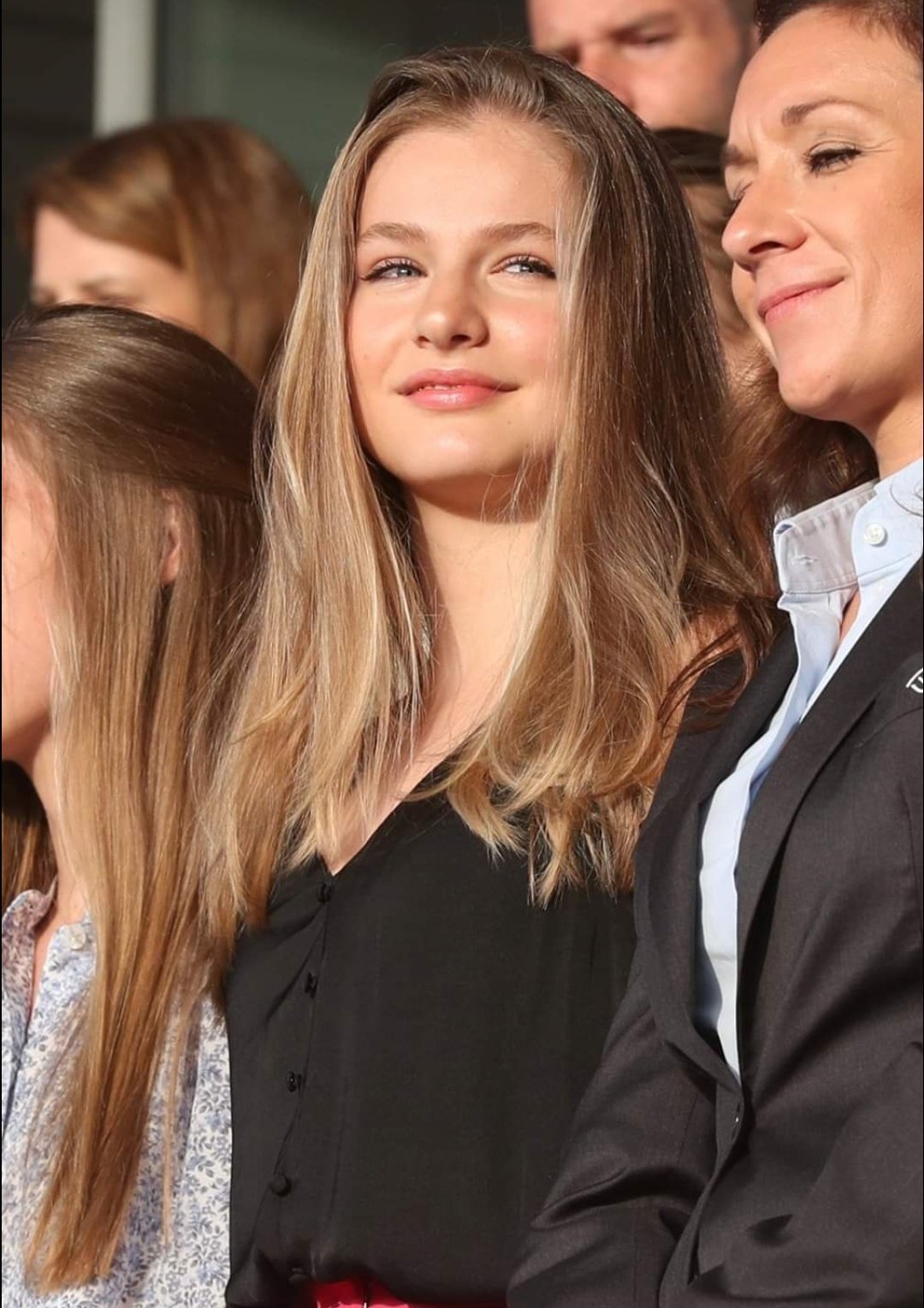 莱昂诺尔公主穿搭,莱昂诺尔公主出席活动黑白穿搭