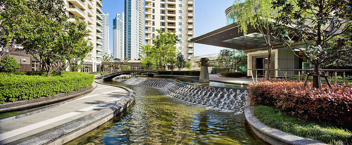 疫情上海人做核酸,疫情防控人人有责排队做核酸检测