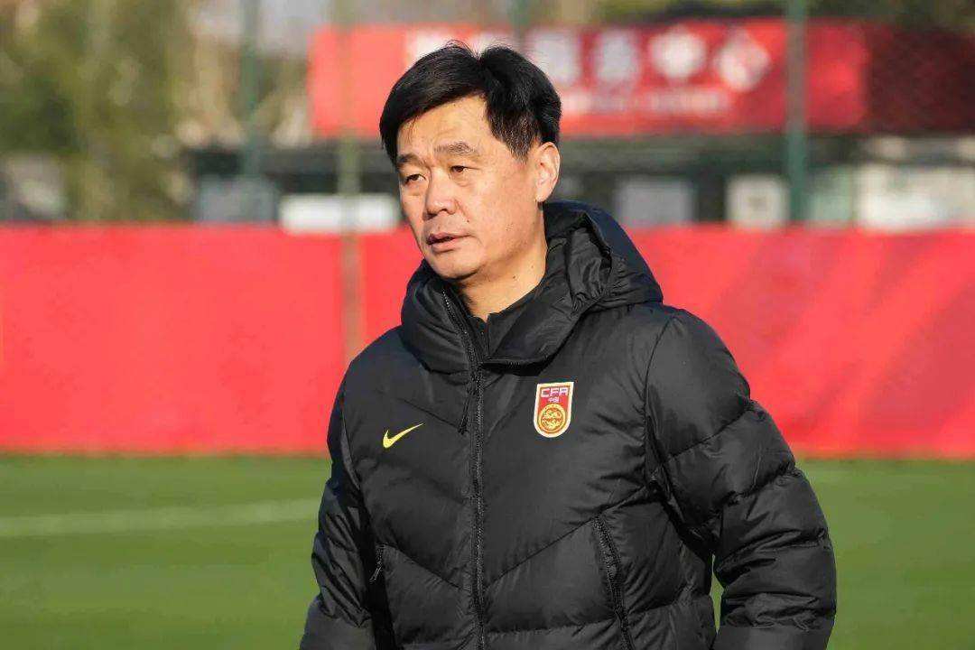 足球报评李霄鹏鲁媒谈李霄鹏,足球之夜李霄鹏专访