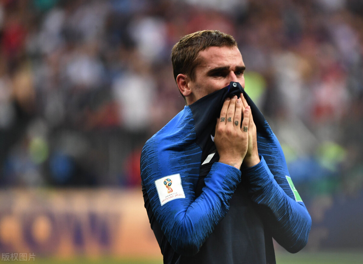 足球世界杯突发事件,足球赛突发事件