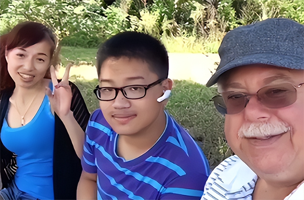 四川单亲妈妈嫁美国人生双胞胎,四川嫁美国的三胞胎妈妈