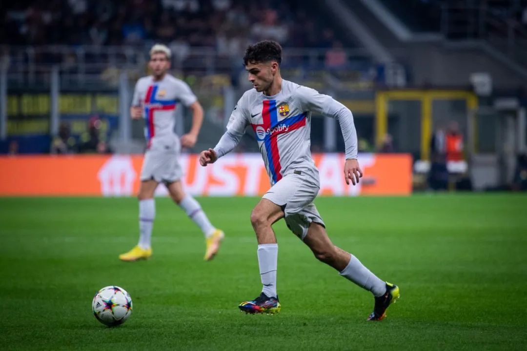 抬起头来巴萨,巴萨抬起头