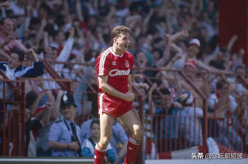 利物浦球迷评价队史球星,英媒评利物浦逆转巴萨