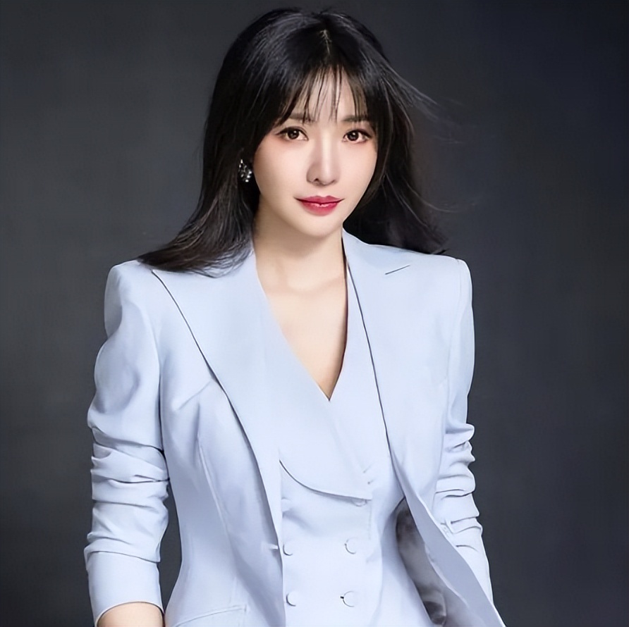 邓超:含金量最低的百亿影帝,和冯小刚结仇十年,坐拥4套豪宅