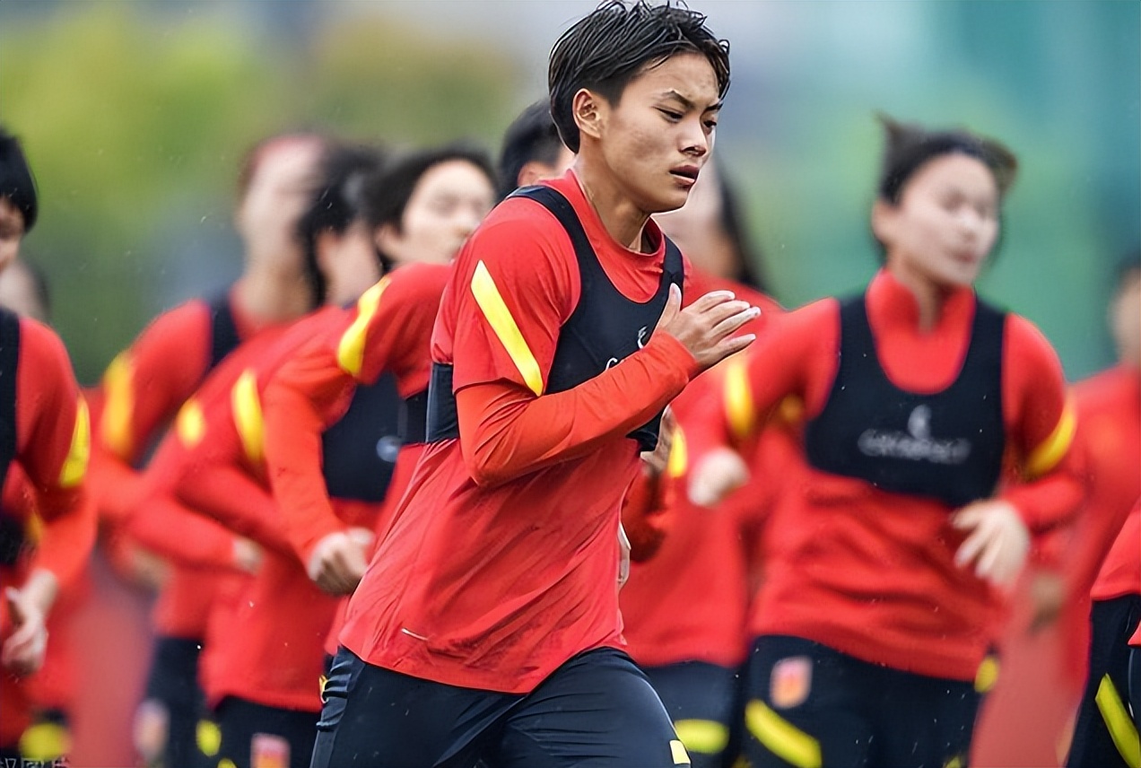 中国女足王霜个人经历,中国女足王霜孤儿