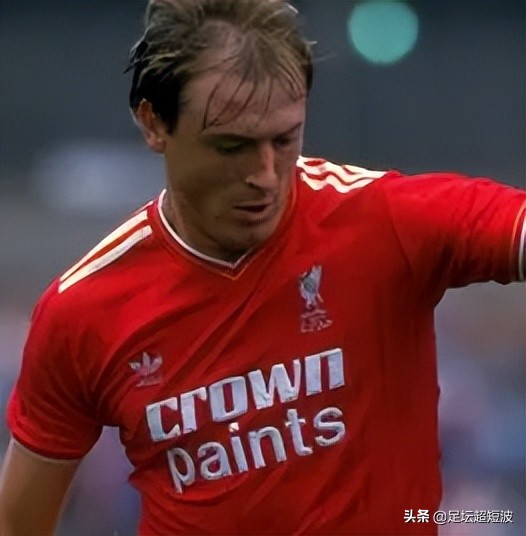 利物浦球迷评价队史球星,英媒评利物浦逆转巴萨