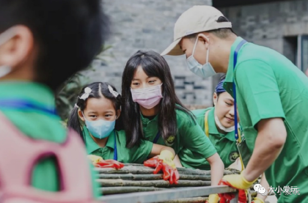 盘点从北到南带娃欢度的小众地！海边、沙漠、喂熊猫、看火箭…