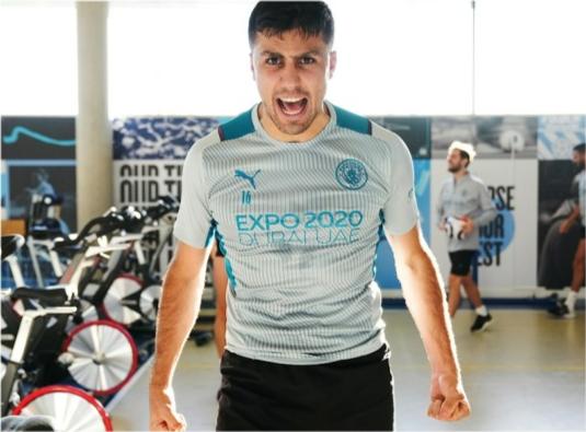 曼城训练任意球视频,曼城斯特林津琴科