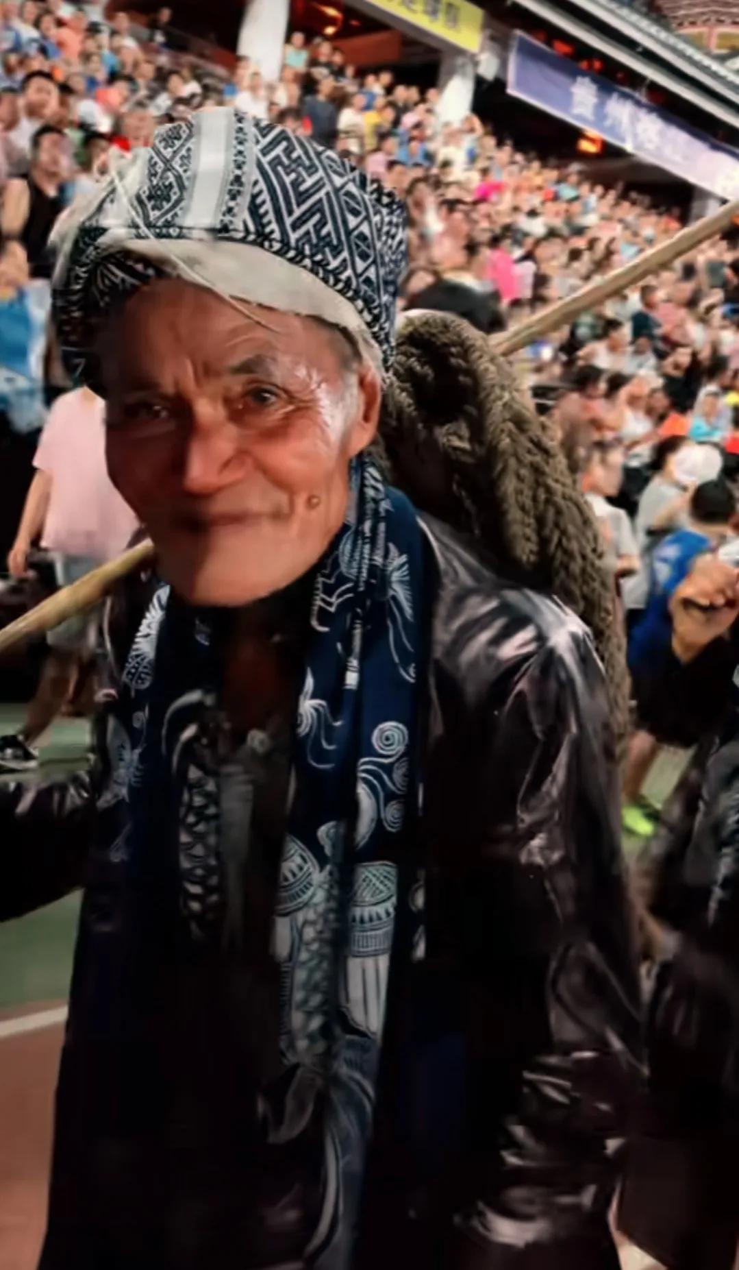 村超少数民族时装秀完整版,村超足球贵州民族秀