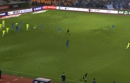 中超奇葩裁判再出神判罚,中超严惩裁判争议判罚