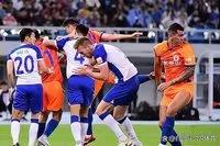 没法踢了？丑陋的判罚再次左右比赛。中超执法泰山已现破窗效应