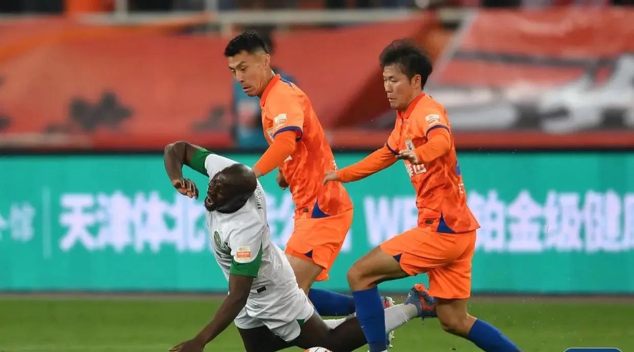 2024中超联赛第15轮青岛海牛对战,泰山2:1战胜三镇