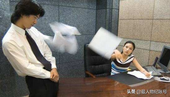 27骞存嫆缁濅笅璺殑闊╁浗鑰佹澘,27骞村墠灏忎紮鍚戝コ鑰佹澘涓嬭藩