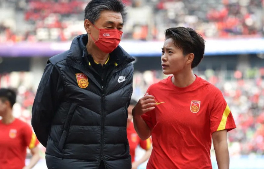 王霜踢球了吗,王霜踢男足