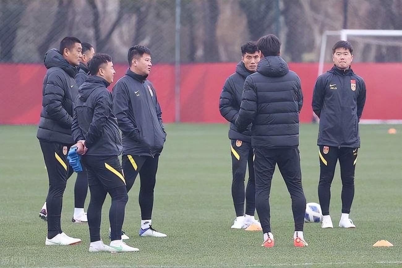 足球报评李霄鹏鲁媒谈李霄鹏,足球之夜李霄鹏专访