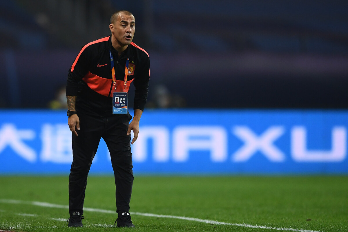 韦世豪戴伟浚,韦世豪队长袖标给了黄博文