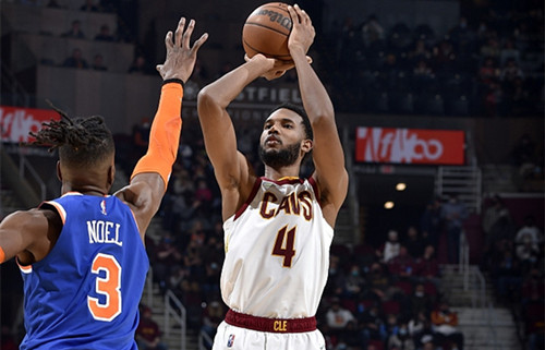 莫布里生涯新高38分,莫布里扎实内线脚步