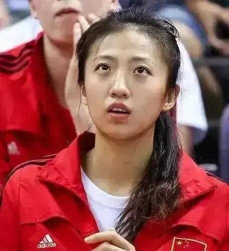 中国女排的最新战袍,中国女排出征世锦赛最新名单