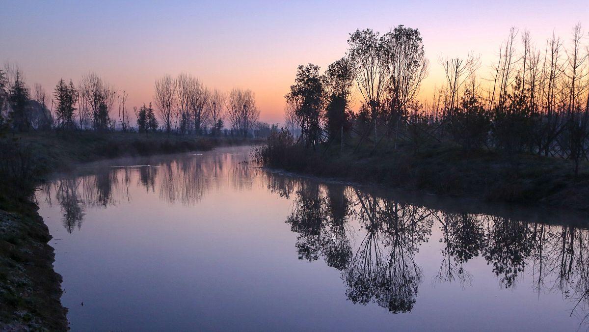 山河远阔不如一碗人间烟火的意思,山河远阔音乐
