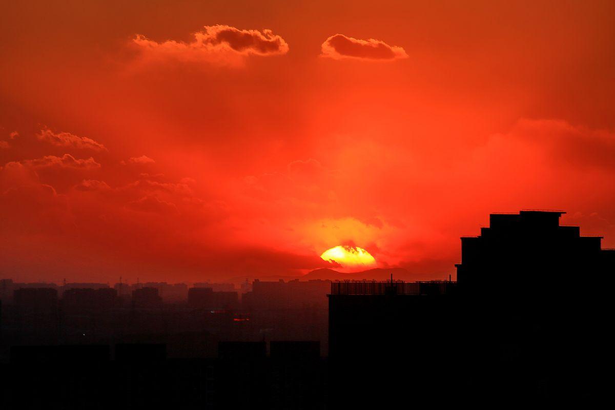 山河远阔不如一碗人间烟火的意思,山河远阔音乐