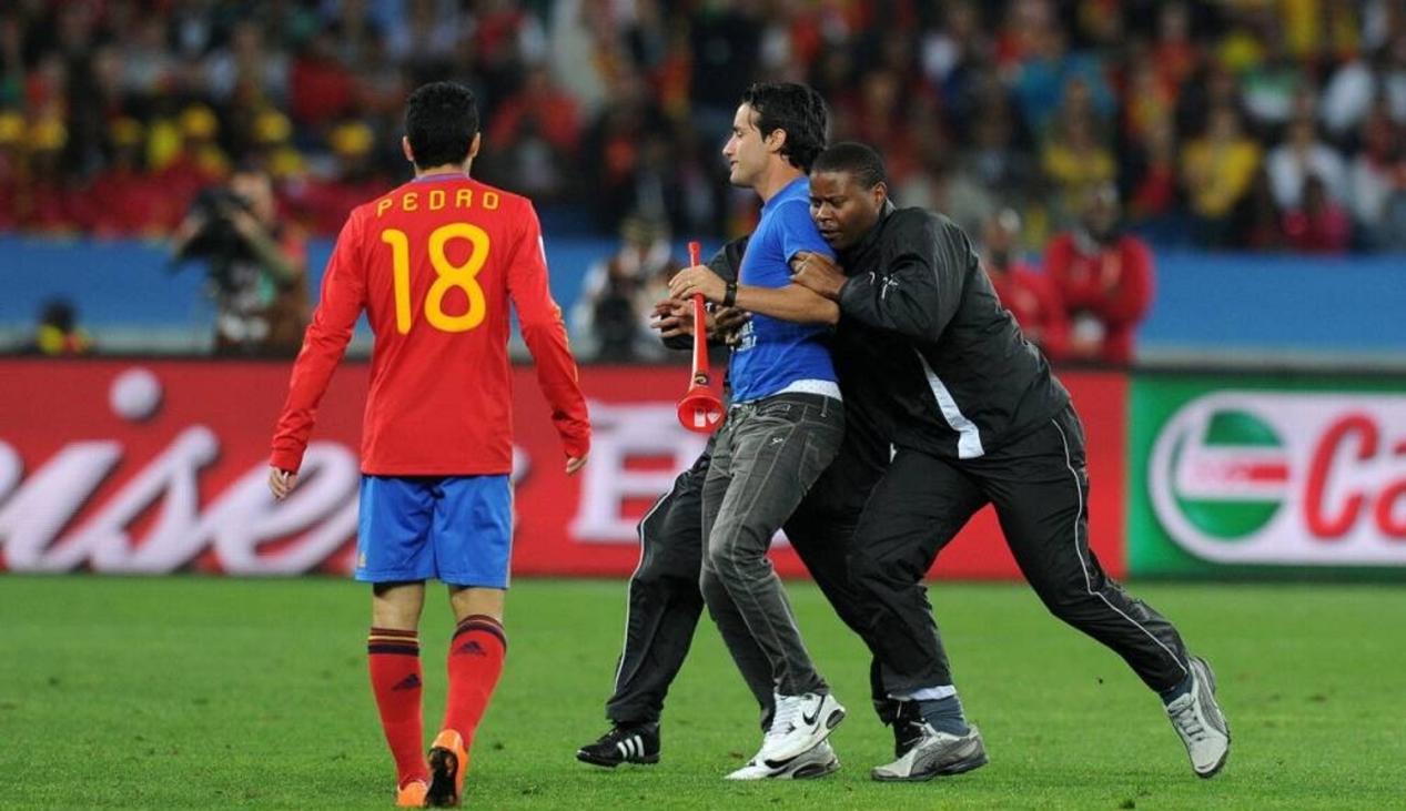 欧冠四强足球联赛,欧冠决赛鼓励身体对抗