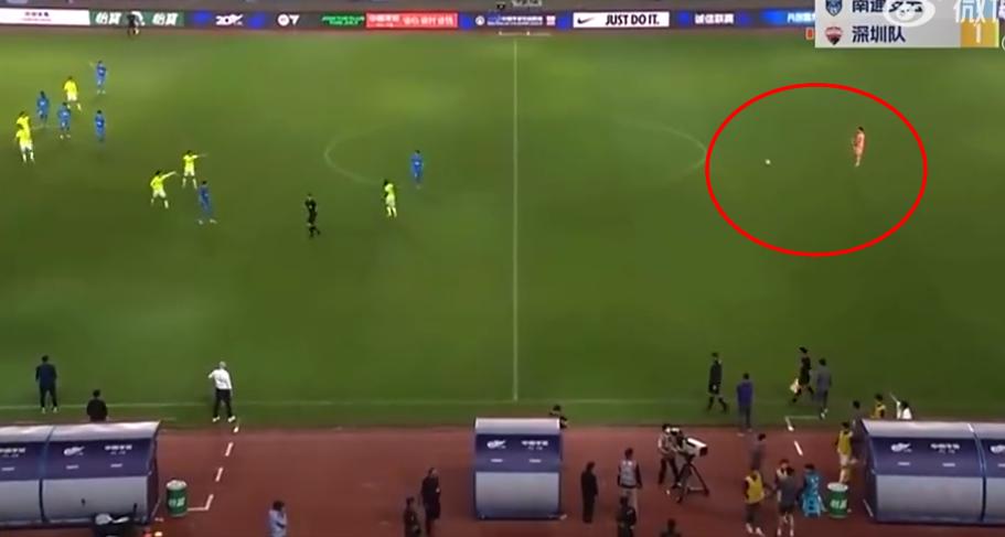 中超奇葩裁判再出神判罚,中超严惩裁判争议判罚