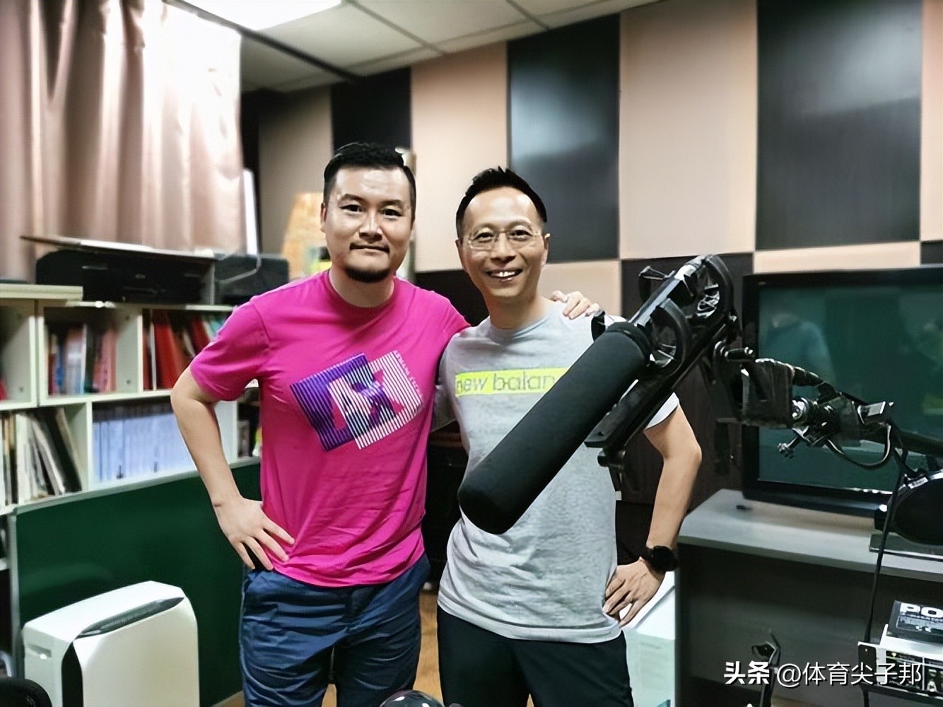 足球解说口误,足球解说员黄健翔口误