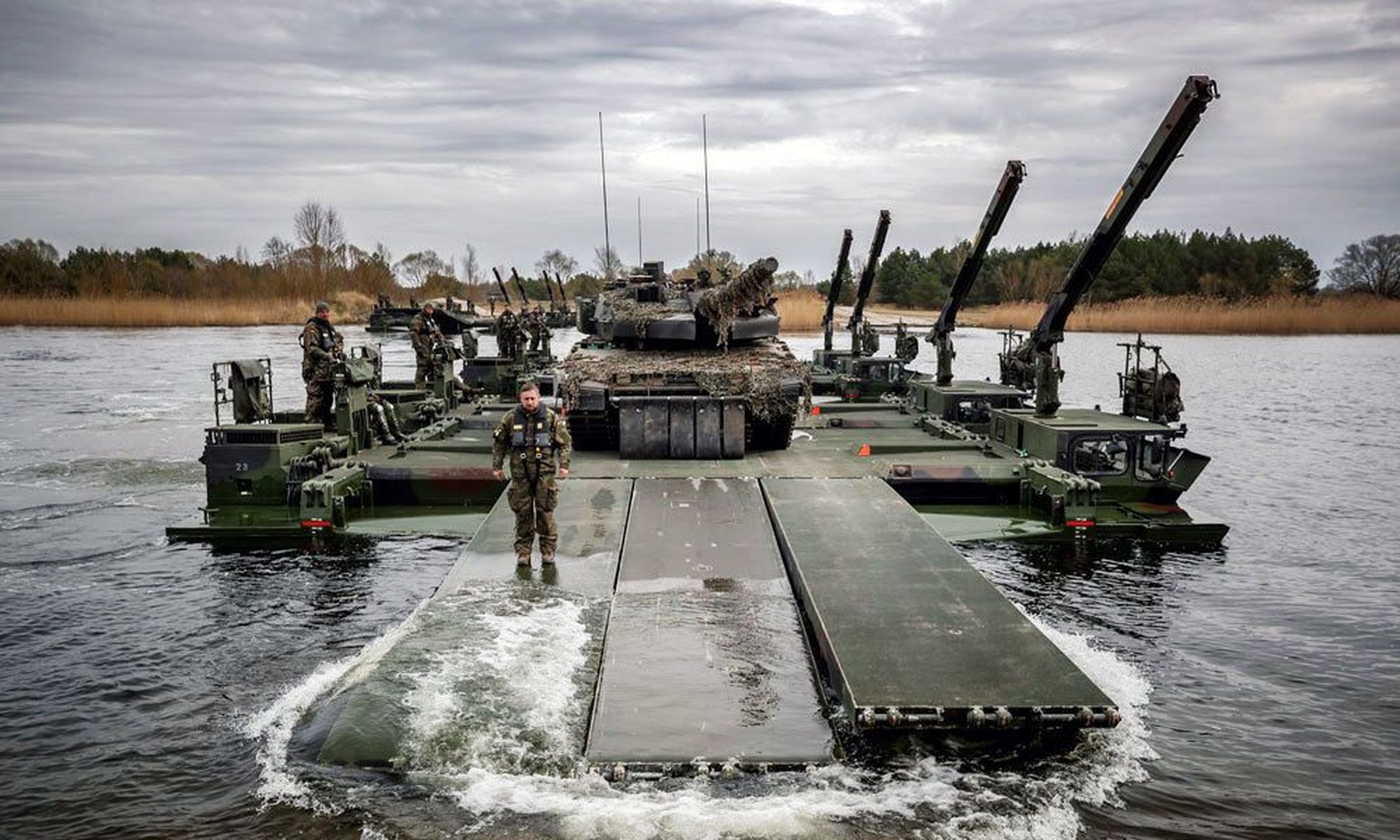 德国总理朔尔茨访问莫斯科,莫斯科行动众人被打