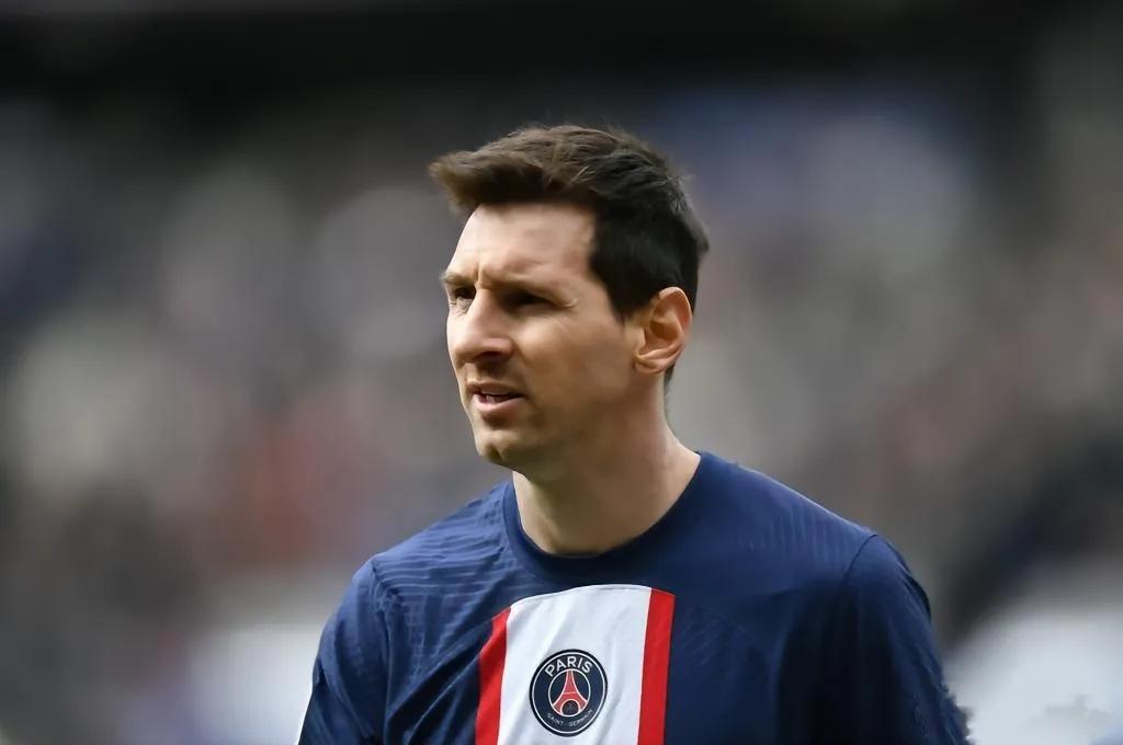 法甲里尔1-5巴黎圣日耳曼,法甲巴黎6:1大胜梅西助攻戴帽