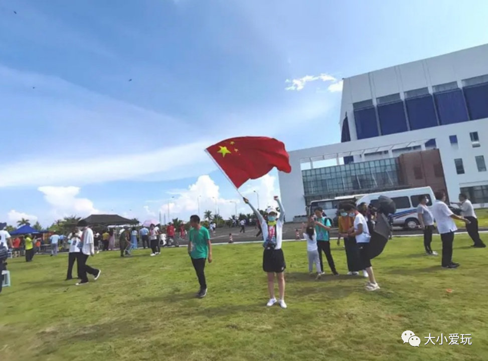 盘点从北到南带娃欢度的小众地！海边、沙漠、喂熊猫、看火箭…