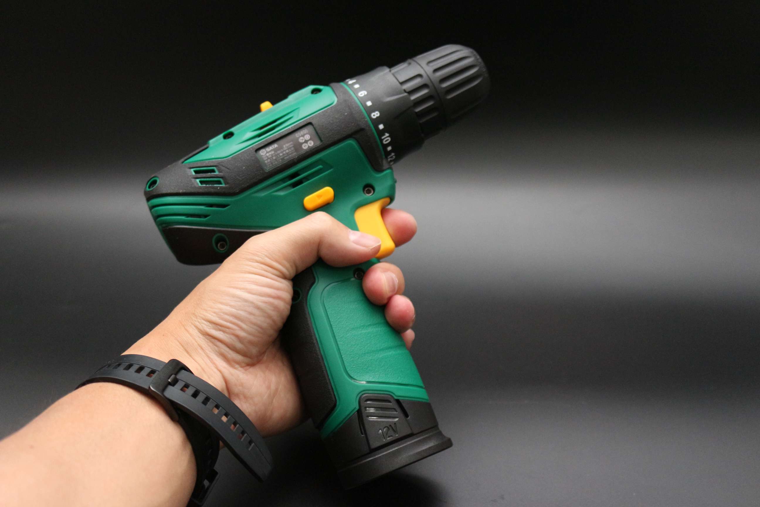 不是手工男家里是否需要备一把电钻？世达SATA电钻05806使用有感