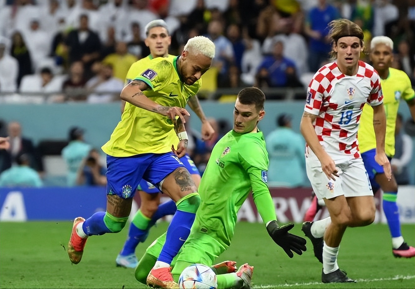 欧国联荷兰vs克罗地亚比赛回放,克罗地亚4-2荷兰首发名单