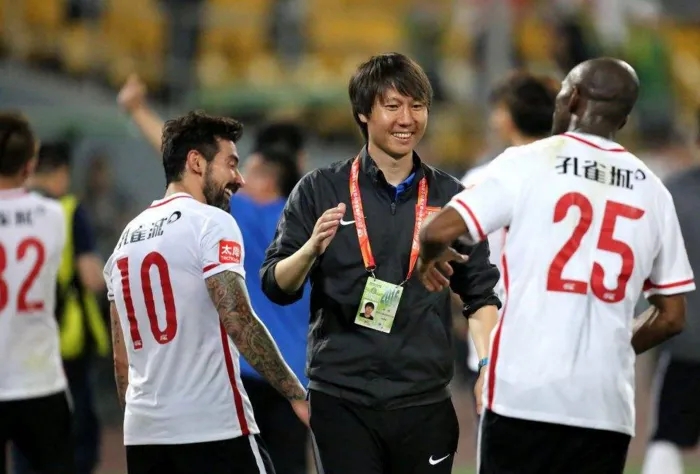 李铁被爆踢假球视频,李铁新闻发布会怼领队