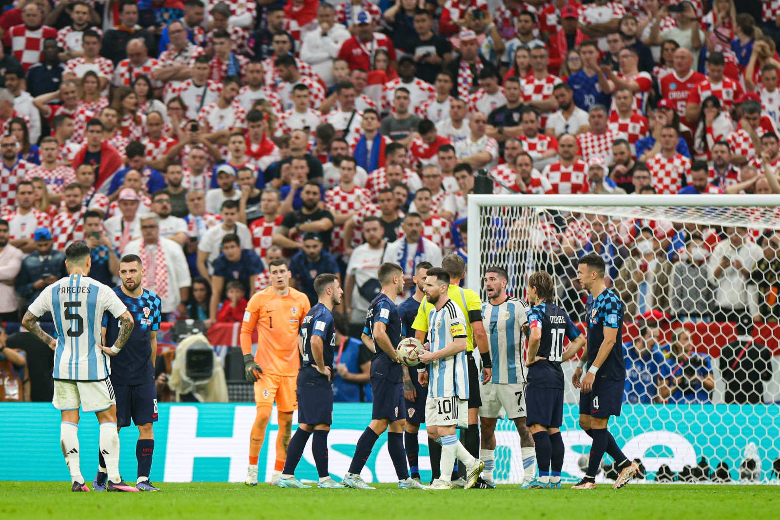 梅西仅6场就跻身队史射手榜第三,梅西首秀独造3球