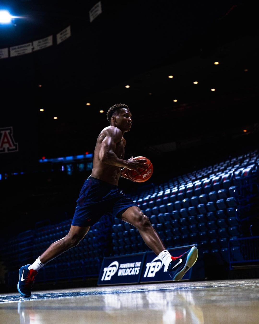 勒布朗詹姆斯碰瓷,詹姆斯碰瓷历史第一